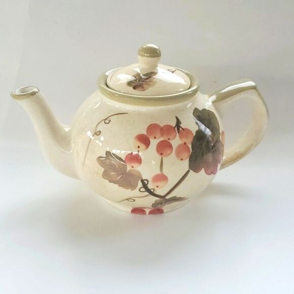 DONATED -- NANTUCKET GRAPEVINE CERAMIC TEAPOT BEIGE SAGE GREEN CORAL LIGHT RED - Picture 1 of 7